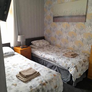 Zimmer mit zwei Einzelbetten